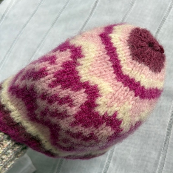 FUR Brand Pink and Cream Nordic Pattern Beanie - Picture 4 of 7